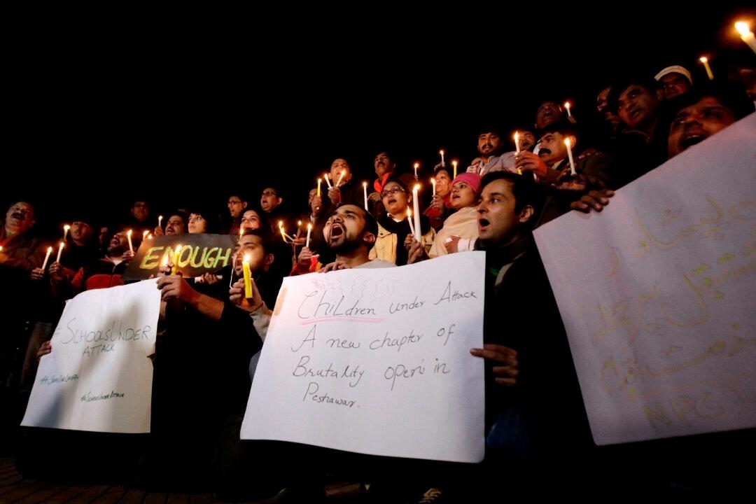 Pakistan Arrests Several Involved in Taliban School Attack