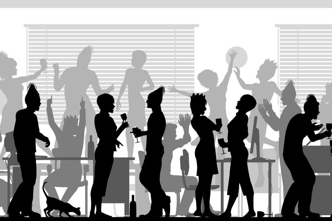 Networking Tips for the Holiday Office Party