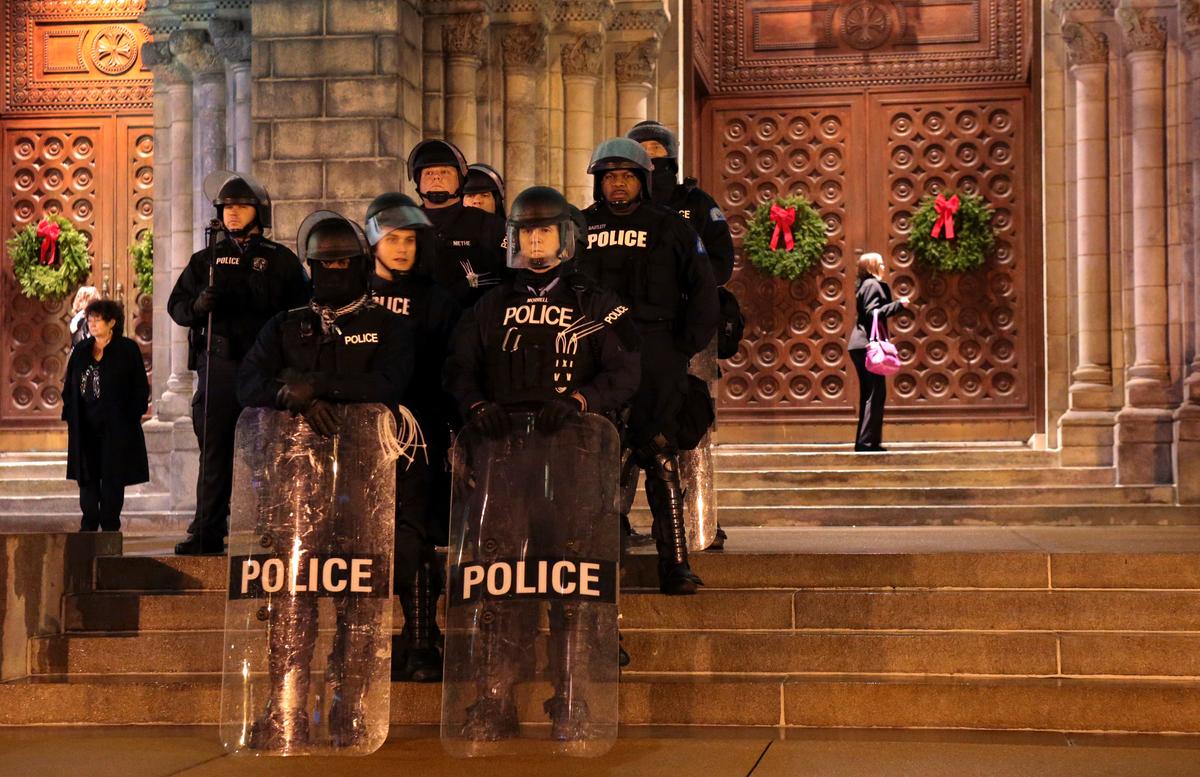 Ferguson Protesters Try to Storm St. Louis Police Headquarters with ‘Eviction Notice’: Reports