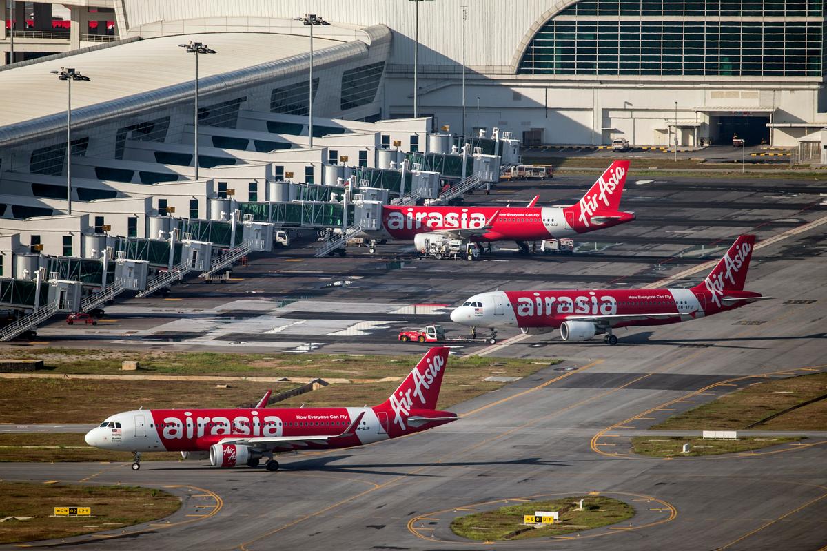 Captain Iriyanto ID'd as Missing AirAsia Pilot, Remi Emmanuel Plesel First Officer; Crew Named