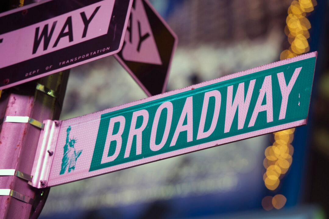 Broadway Box Offices Bulging With Holiday Profits