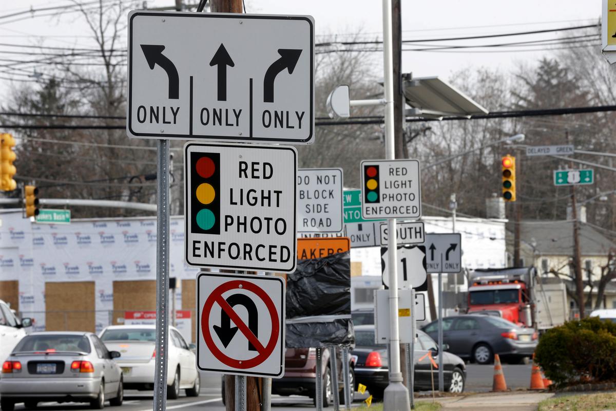 Red-Light Cams Fade as Speed Cams Get Green Light