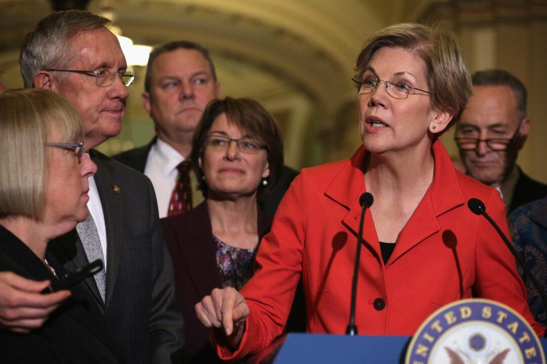 Why Republicans Should Take a Cue from Elizabeth Warren in 2016