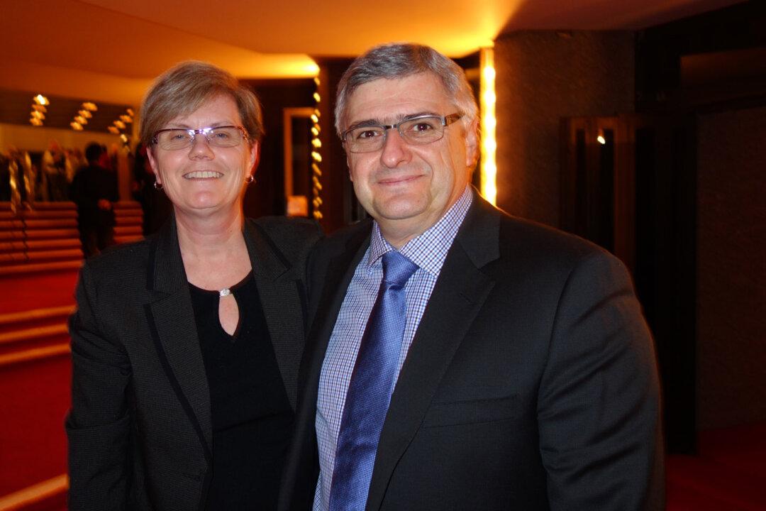 ‘Visually Stunning’ Shen Yun Impresses Executive Director