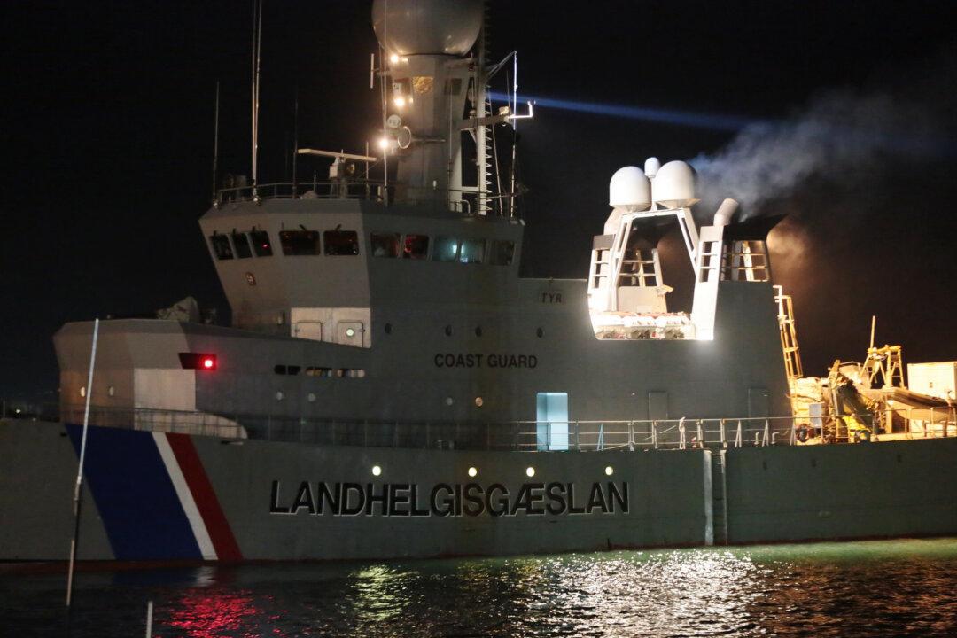 Migrants: Smugglers Wore Hoods Before Leaving Ship