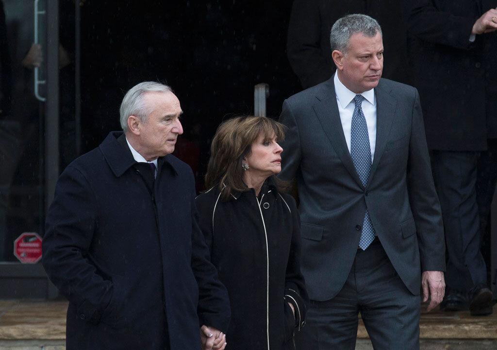 Officers Salute Police Boss, Mayor at Cop’s Wake