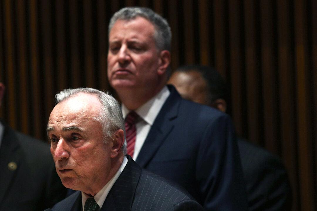 New York Mayor and Police Commissioner Reprimand Police