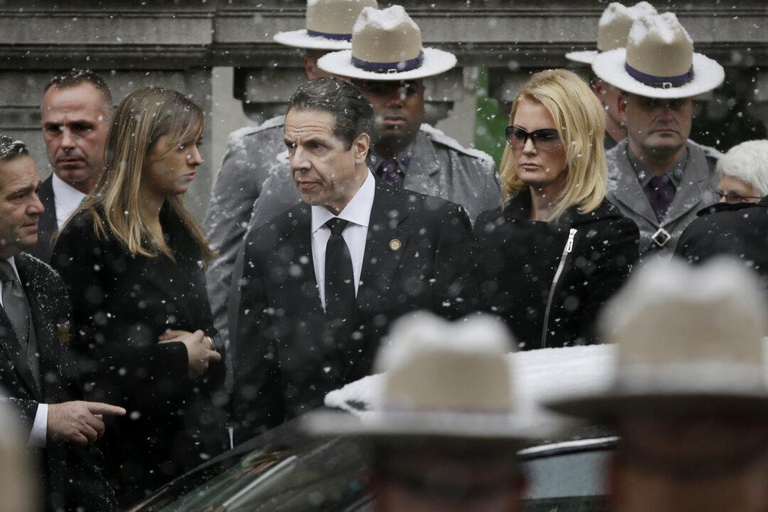 Gov. Cuomo Eulogizes Father as a Crusader, Poet, Friend