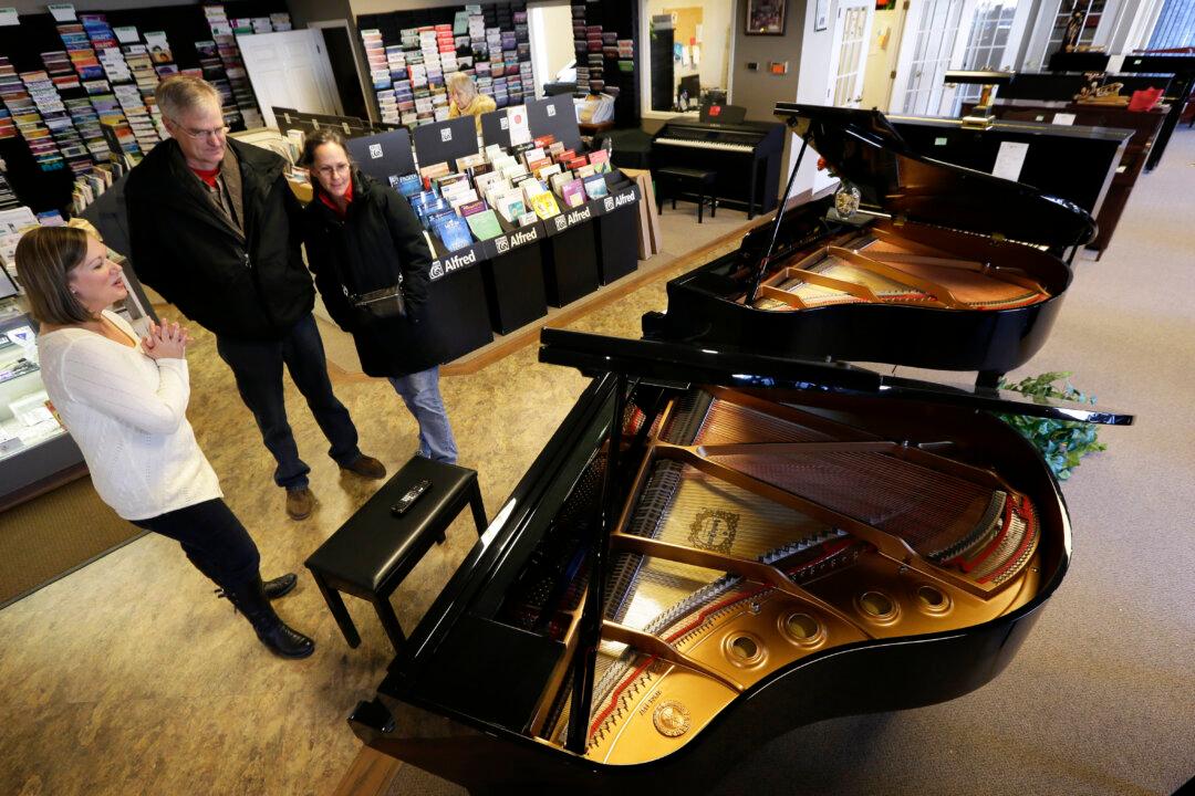 Piano Stores Closing as Children Pass on the Instrument