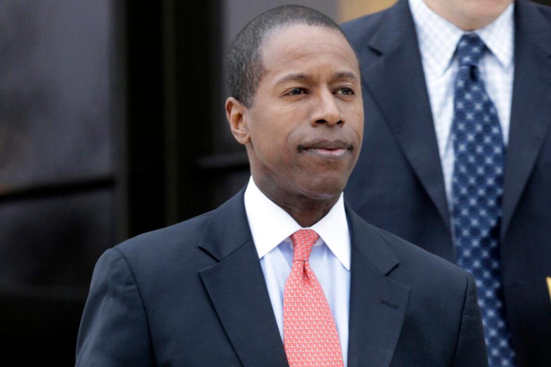 Cash Bribes Described at Ex-Lawmaker’s Corruption Retrial