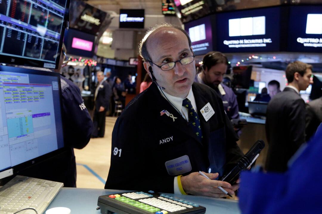 US Stocks Rise, Breaking a String of Losses, as Oil Steadies