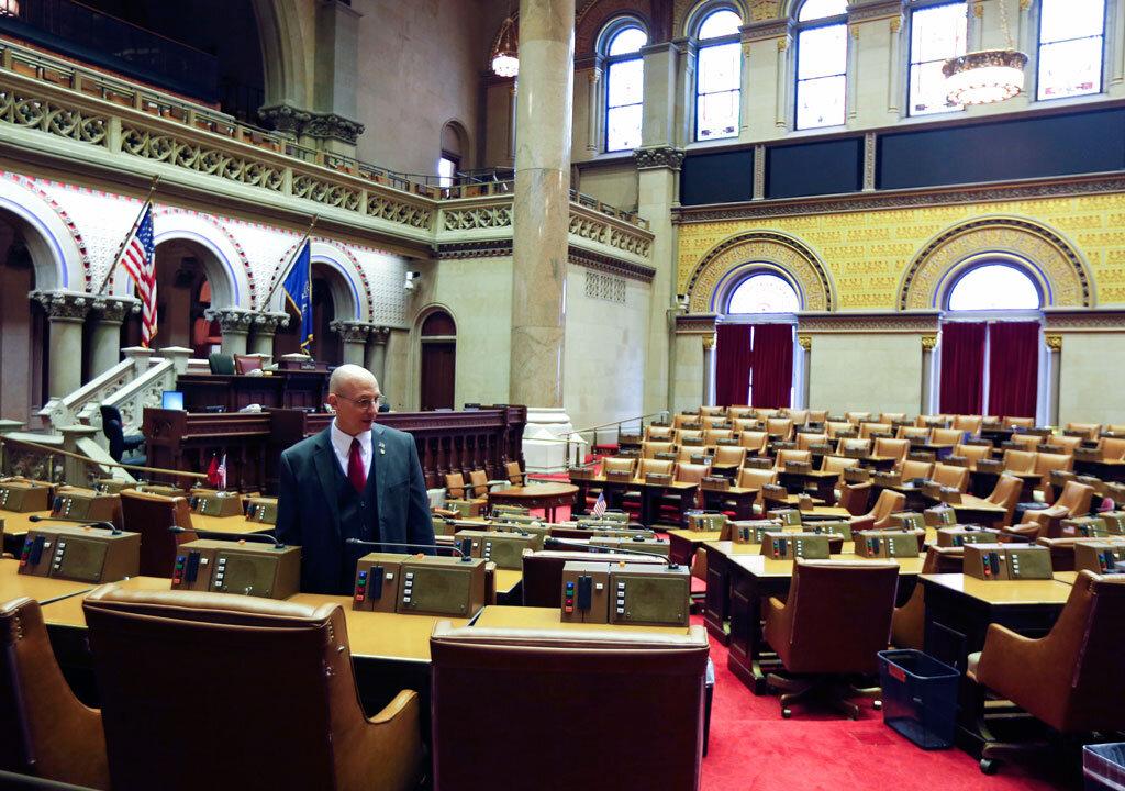 NY Legislature Begins 2015 Session, Waits for Cuomo’s Return