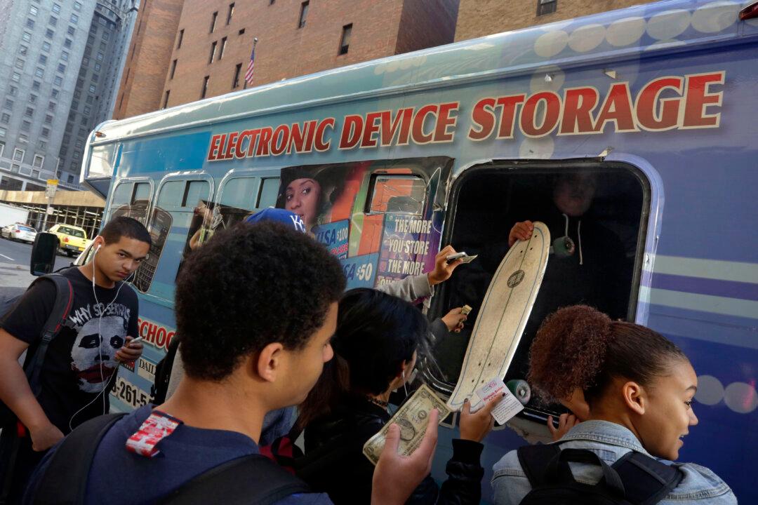 Cell Phones Allowed in NYC Schools Soon–But Keep Them a Secret