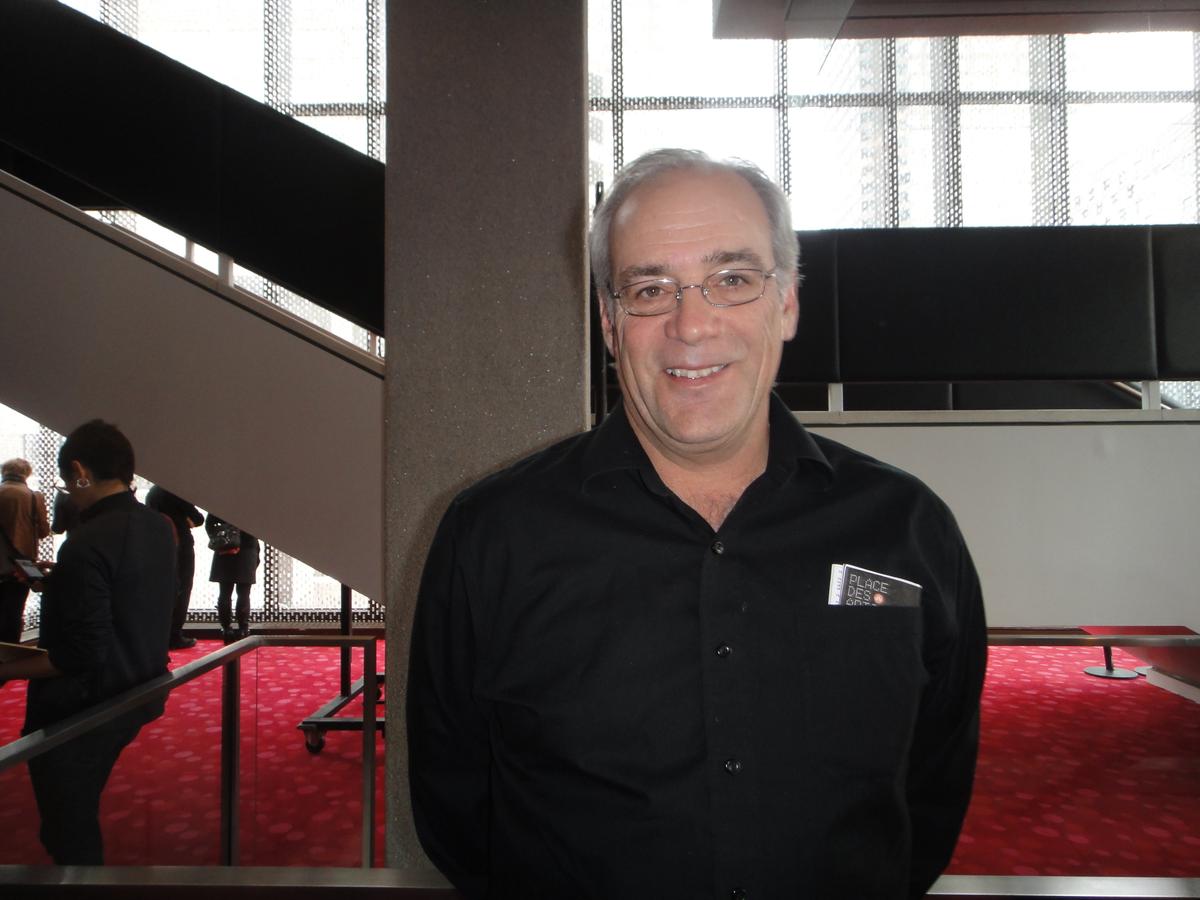 Aerospace Company VP Fired Up by Energy of Shen Yun