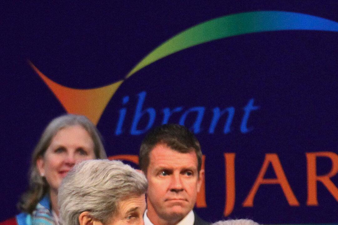 Kerry Urges Rapid Growth in US-India Trade, Commercial Ties