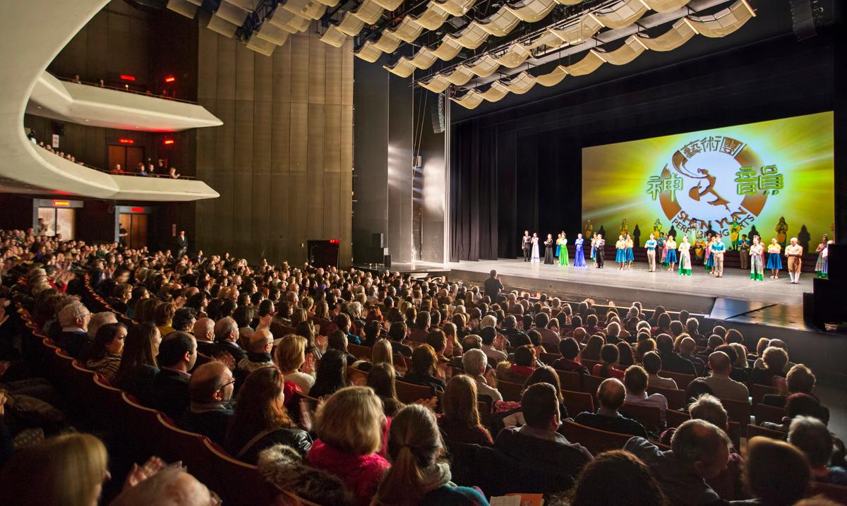 Sculptor Touched by Grace, Harmony, and Transcendence of Shen Yun