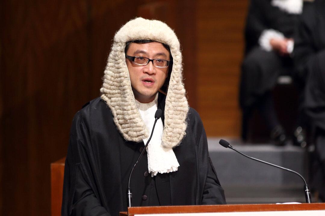 Top Hong Kong Legal Figures: Law Is Above Politics