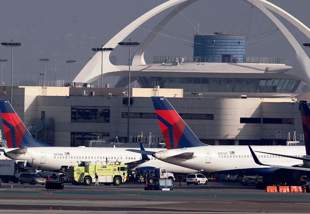 Delta Flight Returns to Los Angeles After Emergency