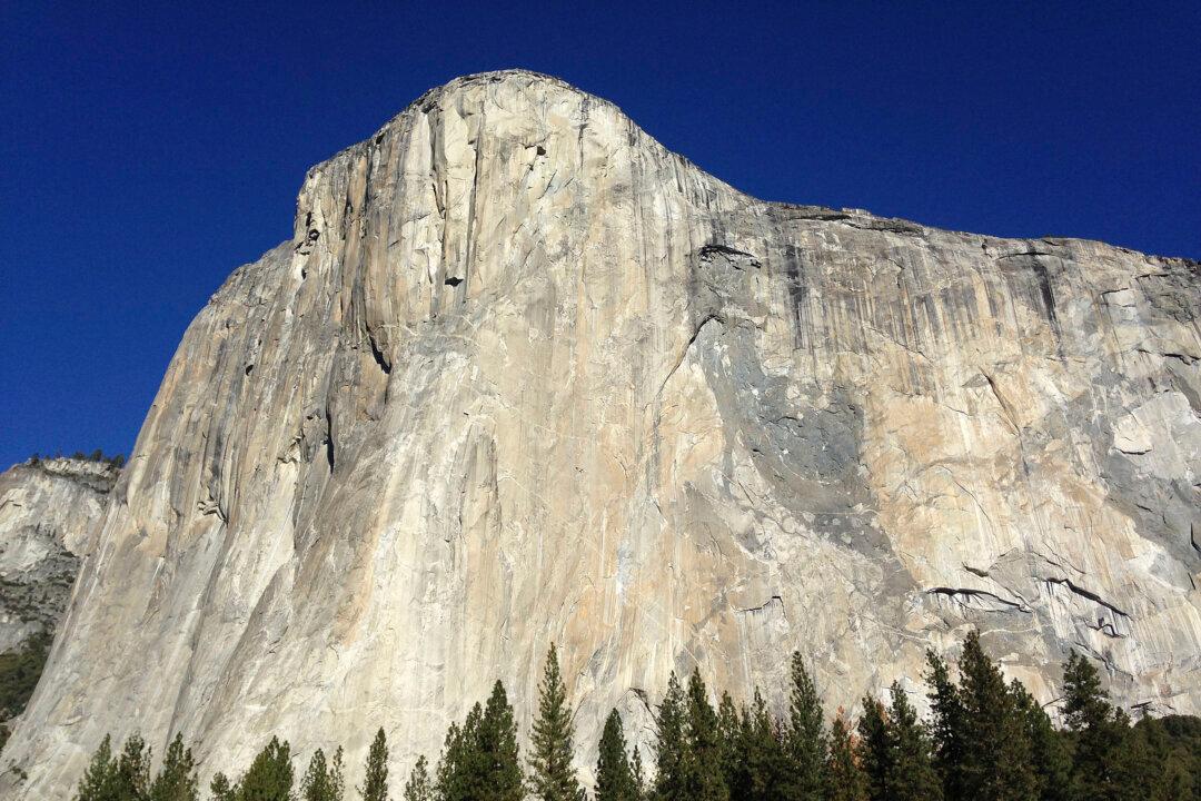 Climbers Expected to Reach Top of Yosemite Peak Wednesday