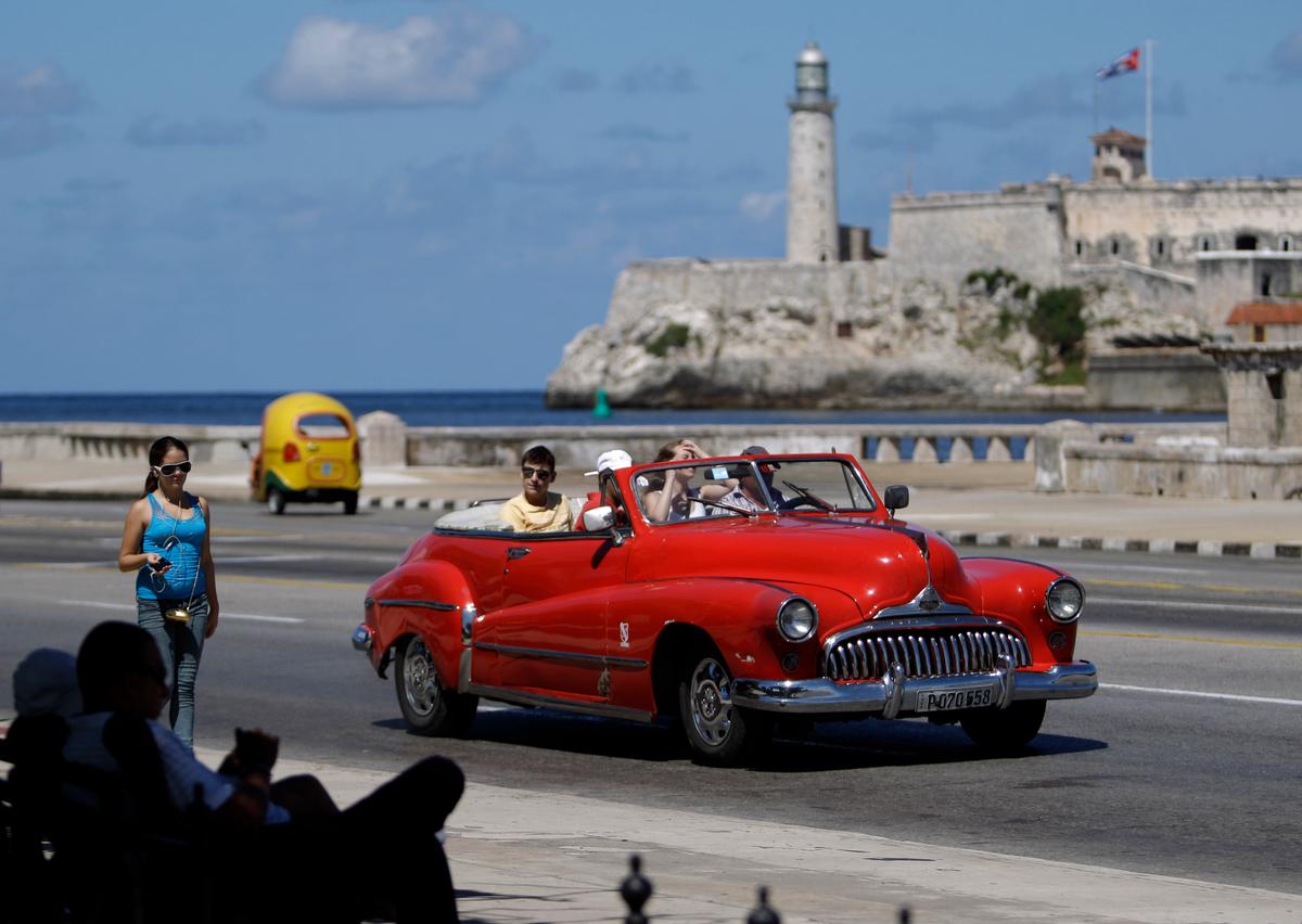 Cuban Govt Is Expanding Wi-Fi Access, Making It Cheaper