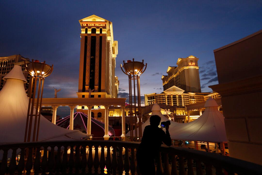 Caesars Unit Files Bankruptcy to Cut Debt, Faces Court Fight