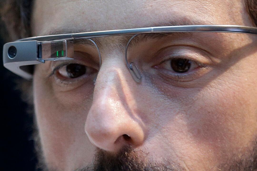 Google to Stop Consumer Sales of Glass to Redesign Device