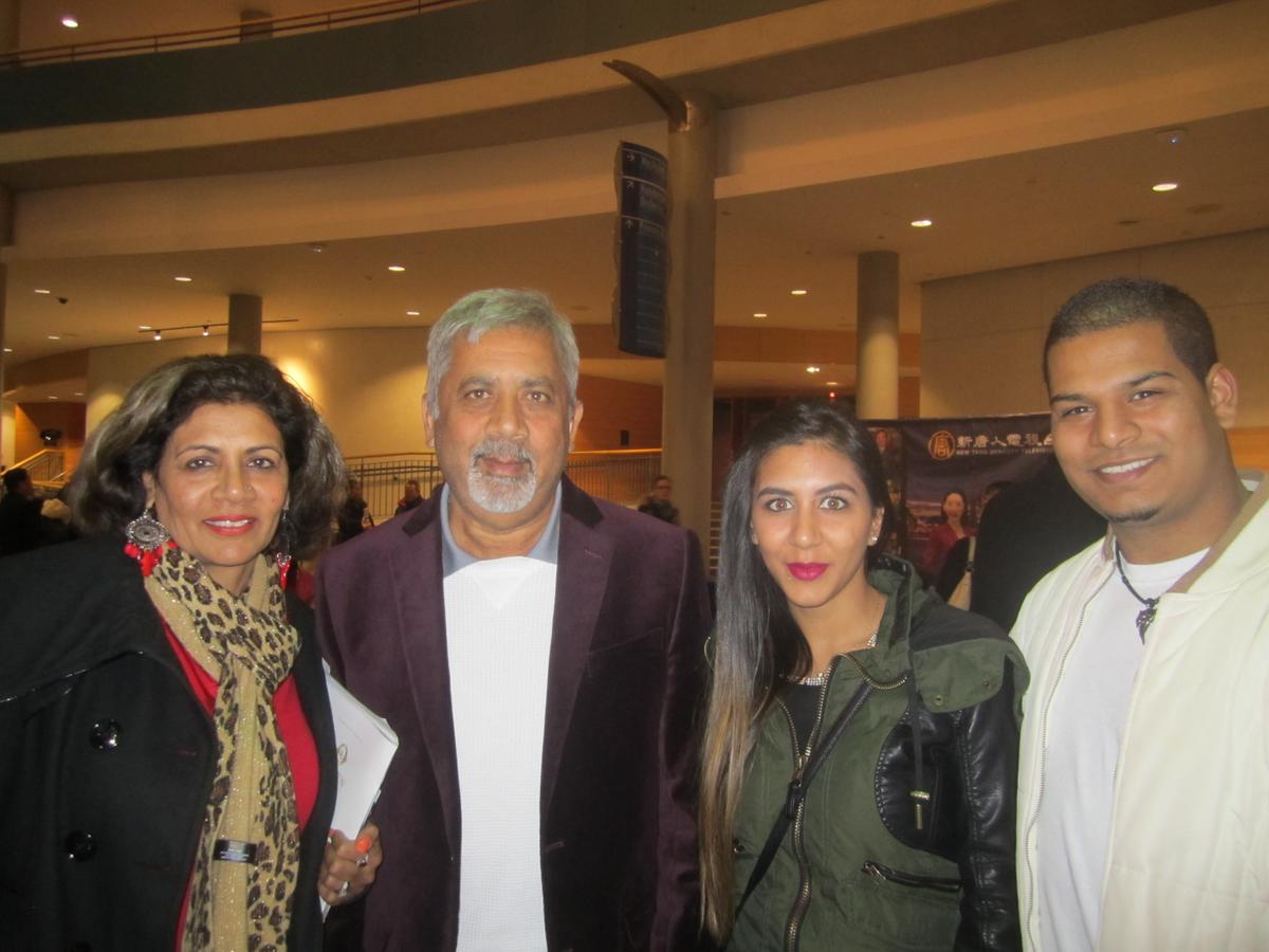 Business Owners Profit From Shen Yun’s Cultural Riches