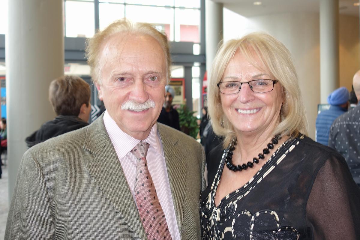 Steel Guitar Pro Lauds Shen Yun’s Musicians