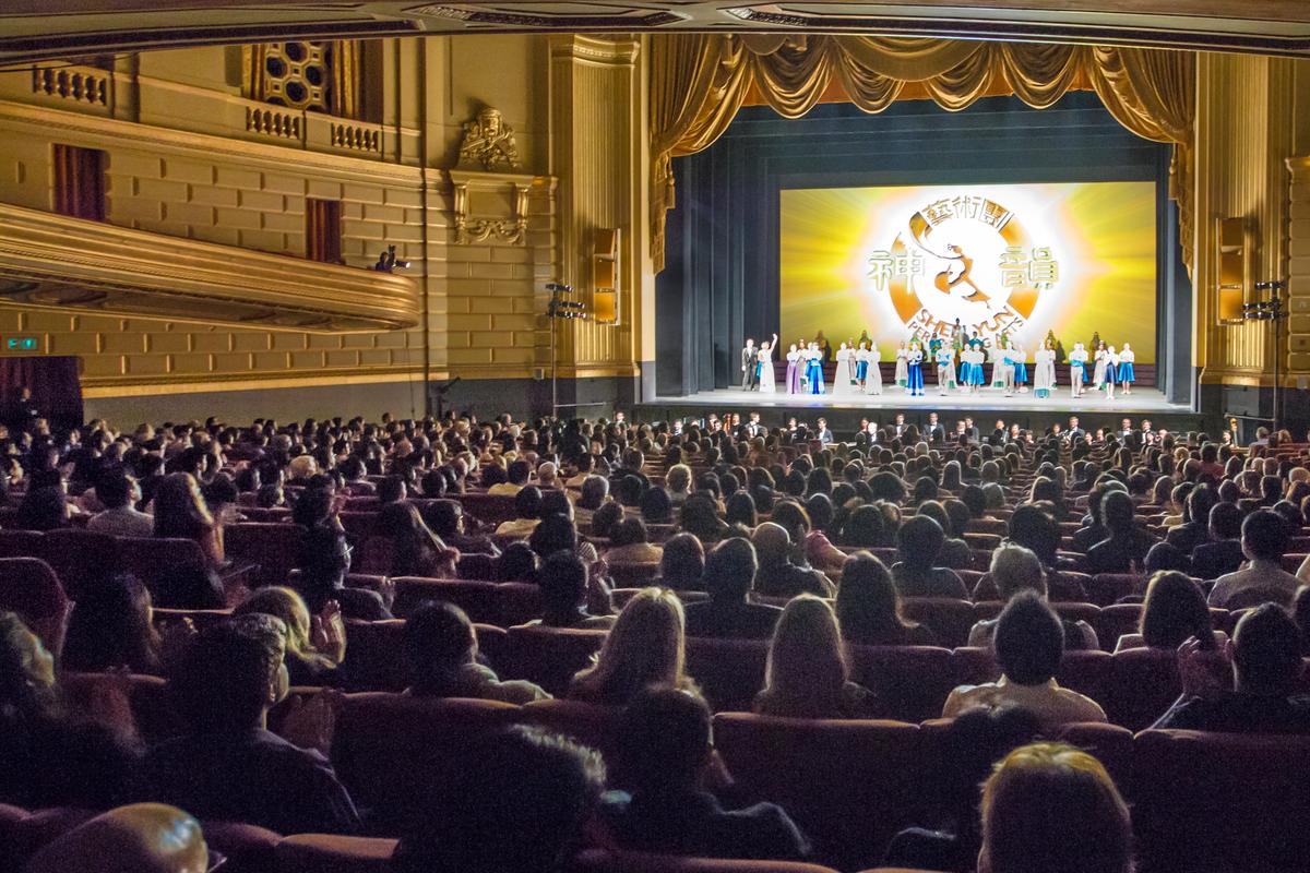 Shen Yun Mesmerizes War Memorial Opera House Audience