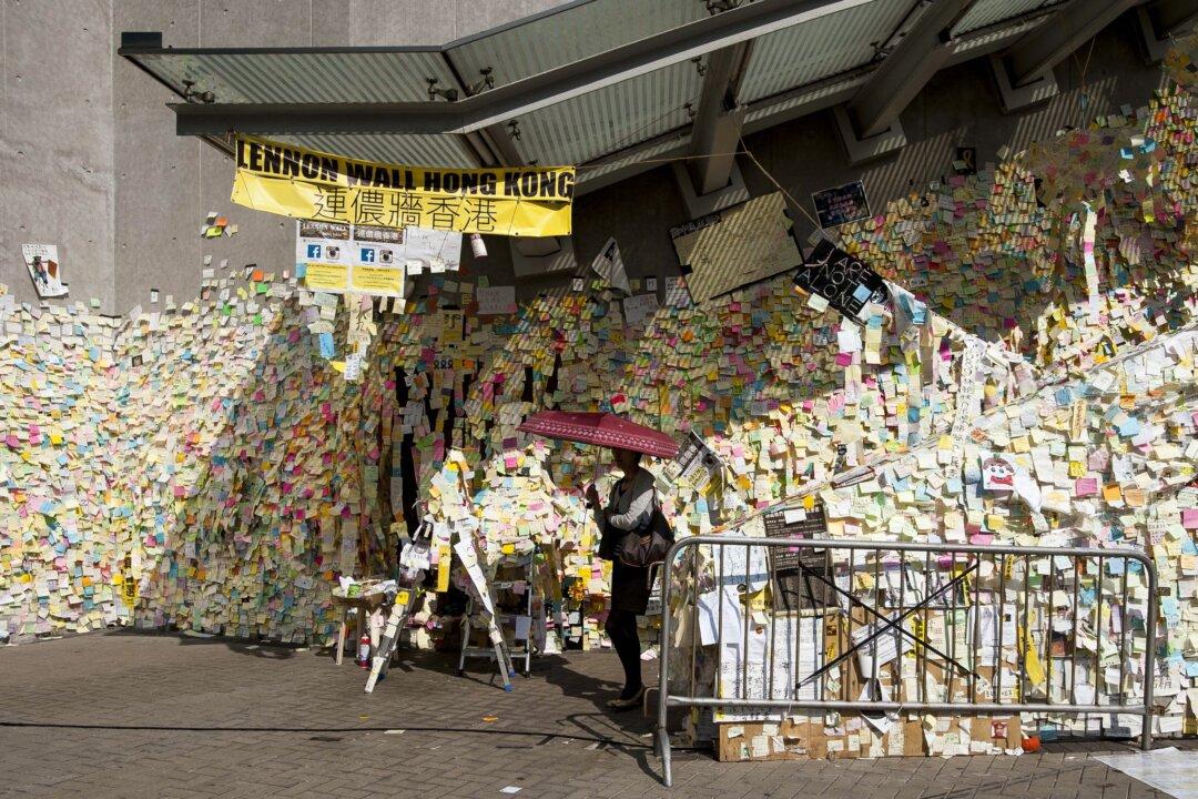 ‘Chalk Girl’ Goes Free; Hong Kong Police Slammed for Court Order