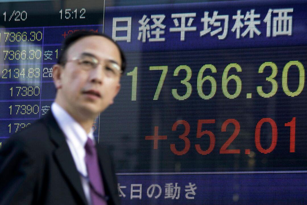 Global Markets Slide as Investors Watch Greece Talks