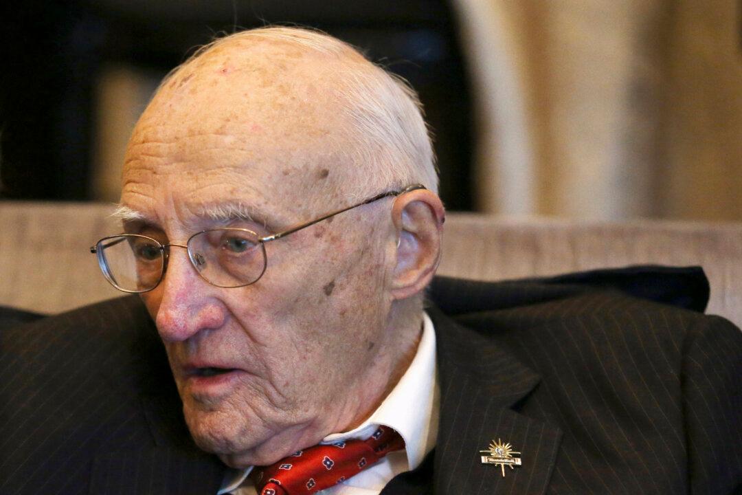 Melvin Gordon, CEO of Tootsie Roll Industries, Dies at 95