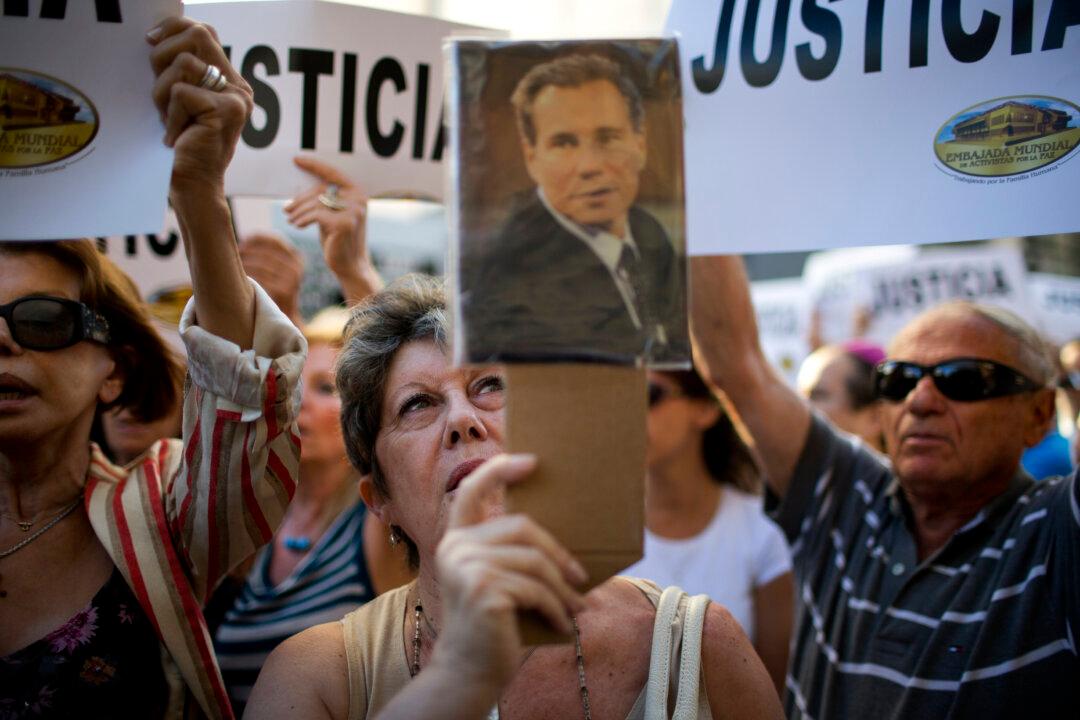 Conflicting Evidence Clouds Death of Argentine Prosecutor Alberto Nisman