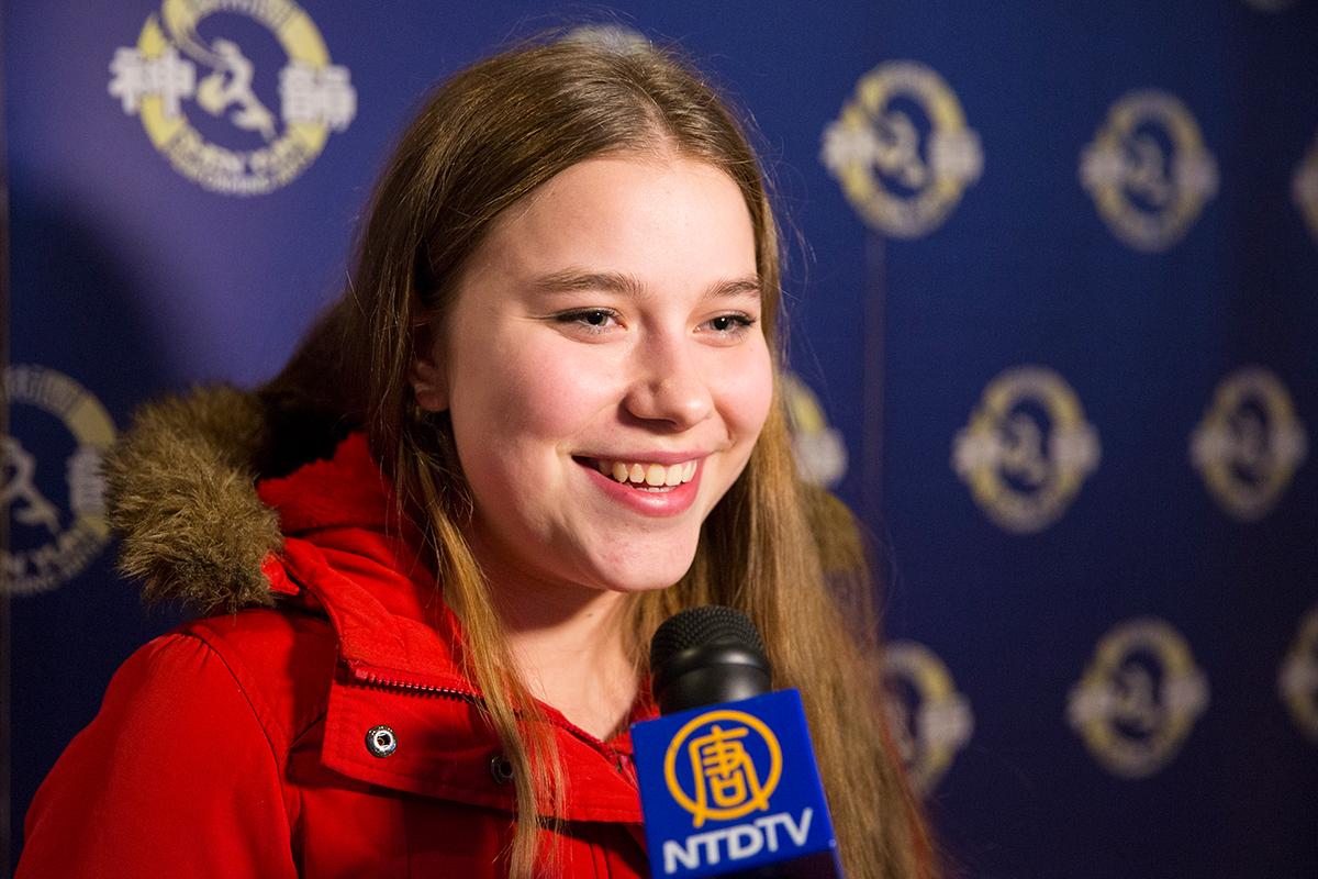 World-Class Synchronized Skater Amazed by Unity of Shen Yun’s Dancers