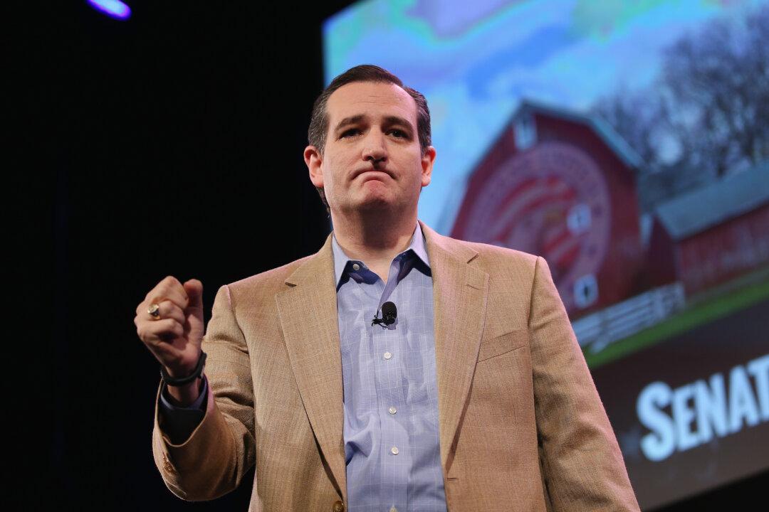 2016 GOP Hopefuls Court Critical Iowa Support