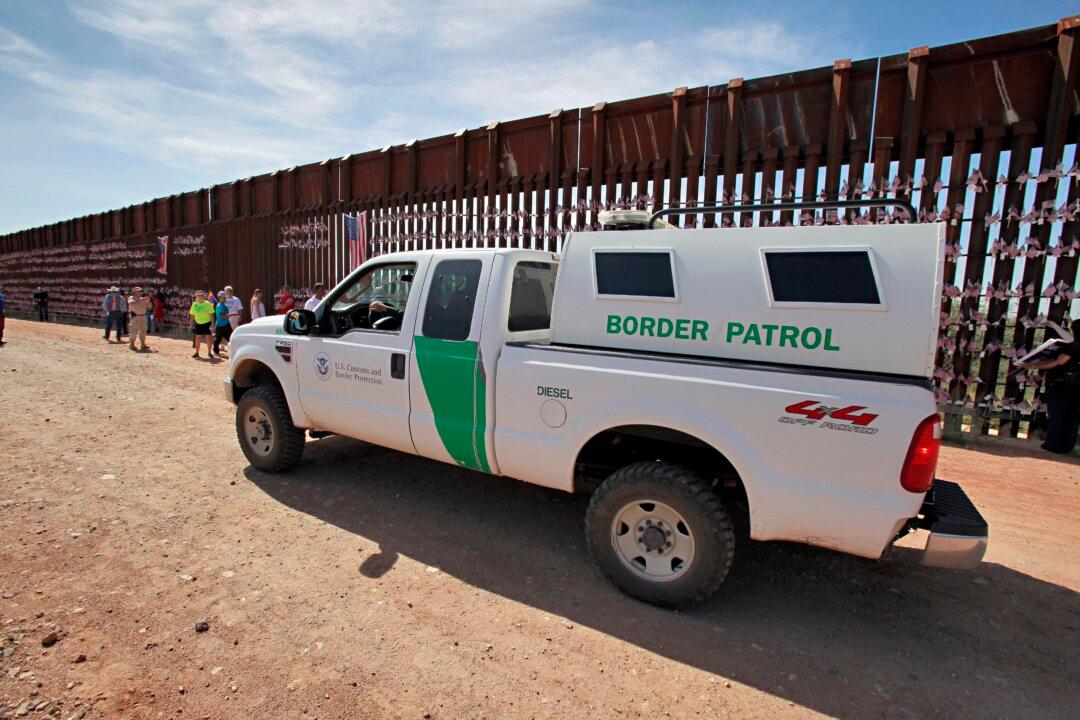 GOP Delays Vote on Border Security Bill