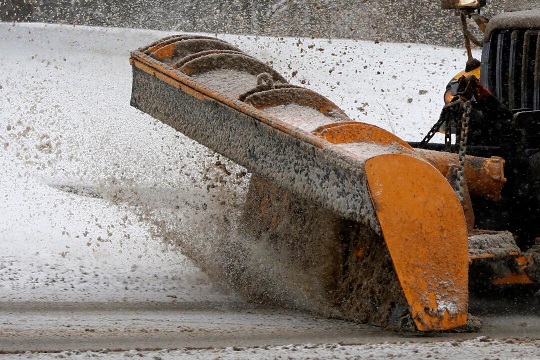 NYC Mayor Bans Driving on Streets After 11 p.m. to Make Way for Snowplows, Emergency Vehicles