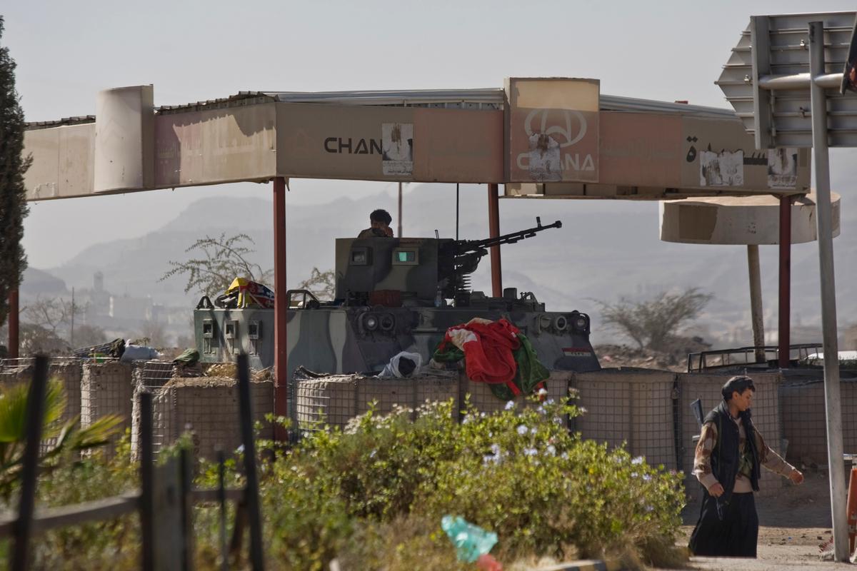 Yemeni Rebels Seize US Embassy Vehicles in Sanaa, Thousands of Documents Burned