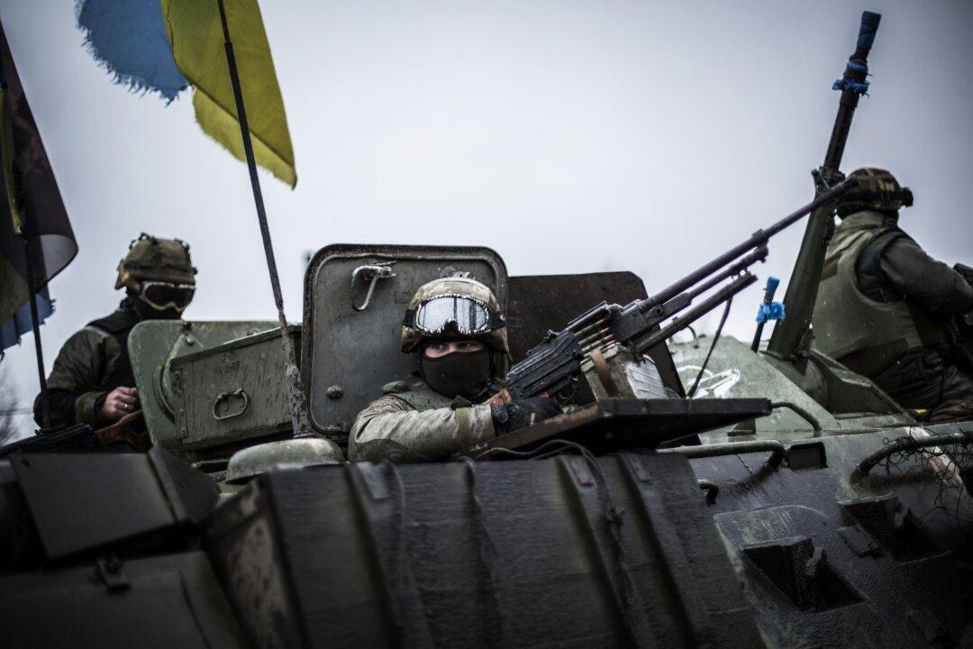 New Ukraine Peace Deal Met With Shelling and Suspicion