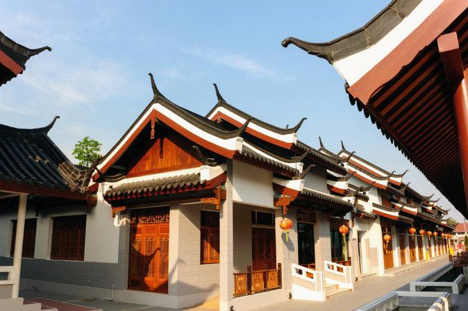 Surprising Suphan Buri, Thailand