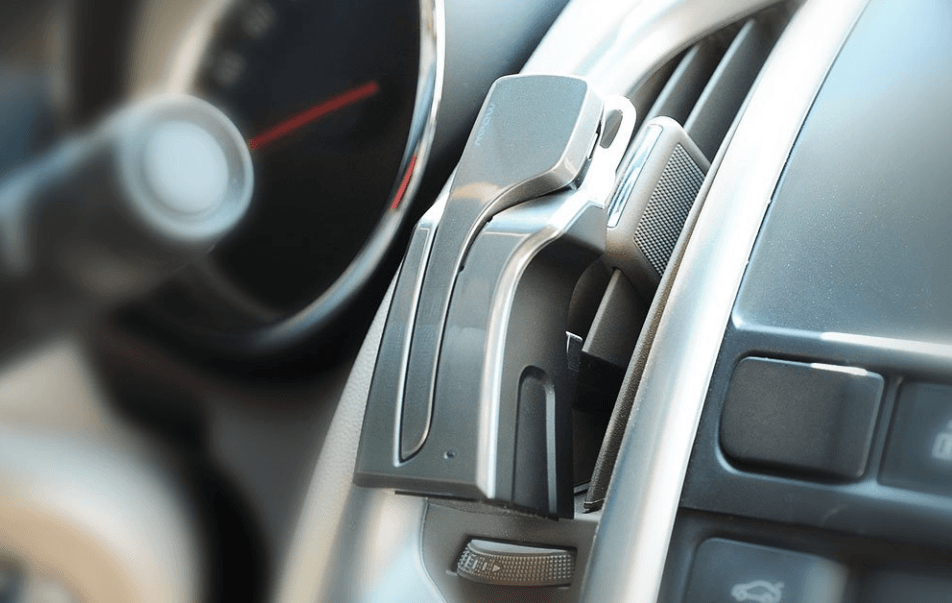 Husband Saves Wife’s Life via Bluetooth Device, Calls Police During Her Kidnapping