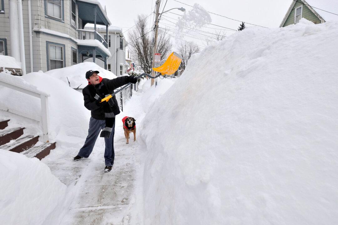 Americans Face Elevated Winter Power Outage Risks From Tight Fuel Supplies, Faltering Grid: Report