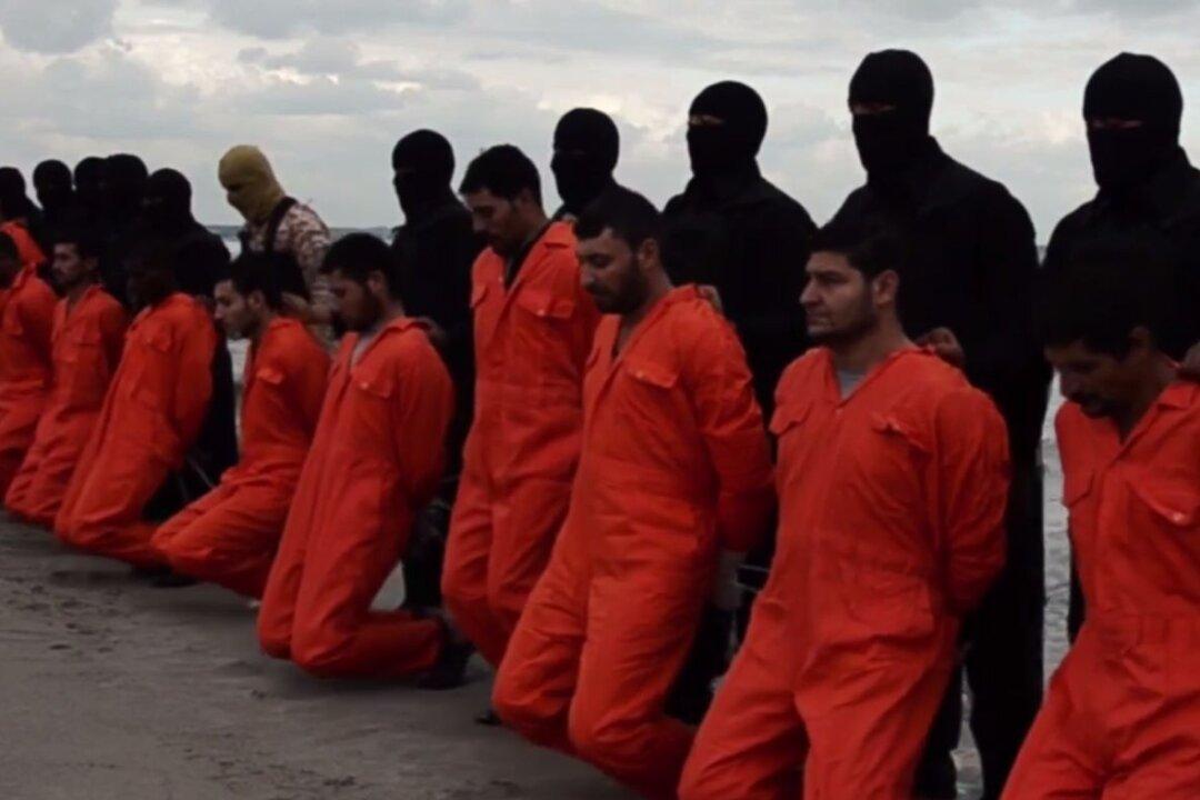 ISIS Beheadings: Video Purportedly Shows 21 Egyptian Christians Killed on Libya Beach (+Photos)