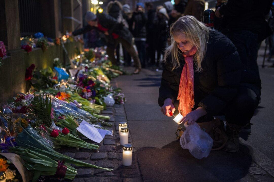 Memorial in Copenhagen Draws 40,000 for Show of Unity