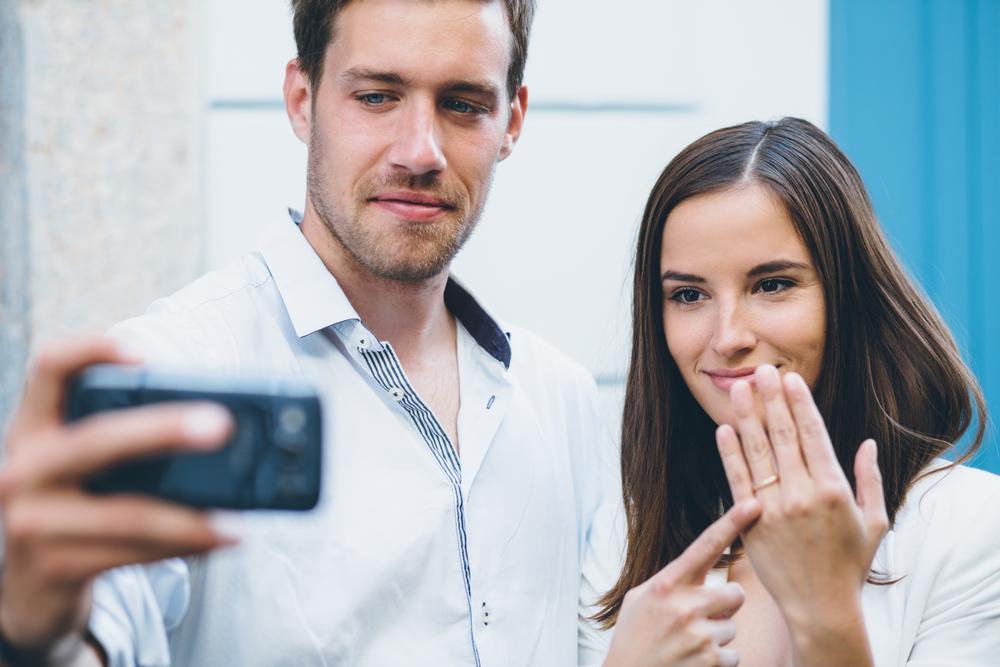 Getting Engaged Turns Tweets From ‘I’ to ‘We’