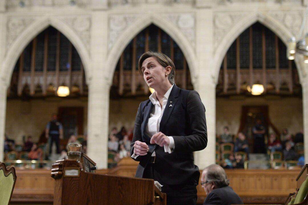 Parliament Debates Bill for Stiffer Protections for Unpaid Interns