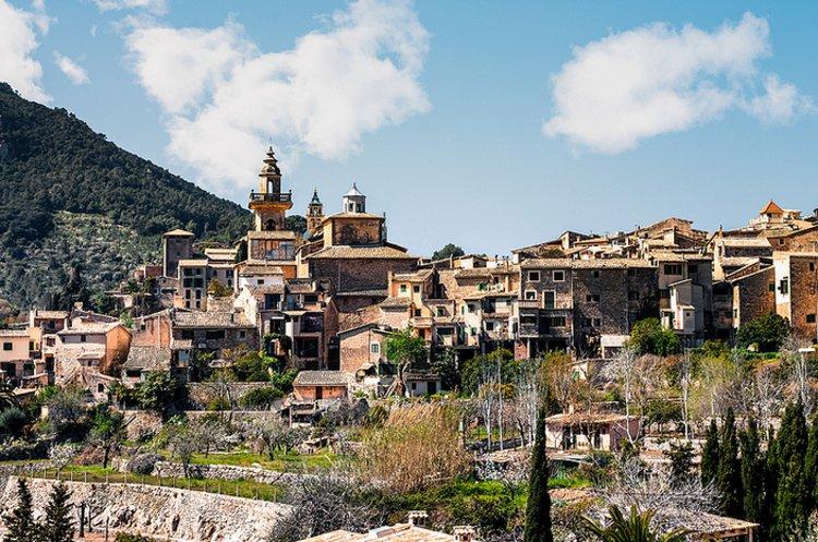 A Mediterranean Spring in Valldemossa
