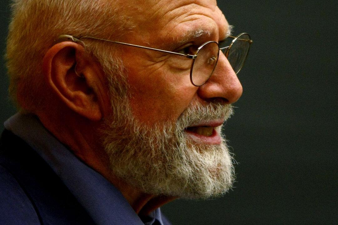 As Oliver Sacks Faces Terminal Cancer, We Reflect on the Impact of His Life