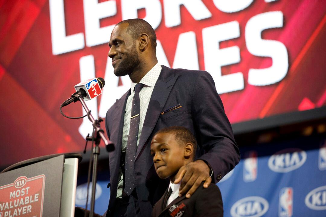 LeBron James’s 10-Year-Old Son ‘Bronny’ Already Being Offered Scholarships?