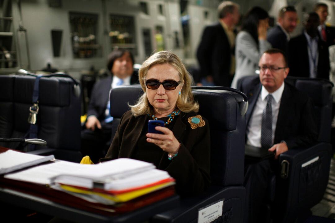 Lindsey Graham Says AG Barr ‘Pretty Upset’ Over FBI’s Hillary Clinton Email Investigation